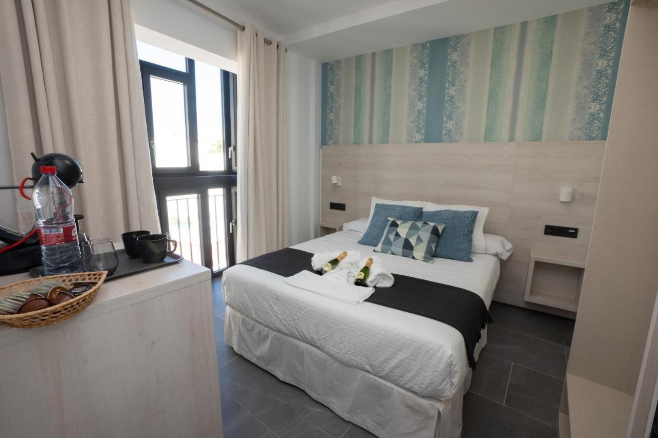 ホテル Nerja-Centro-Jacuzzi- Mirador De La Ermita- Adults Recommended エクステリア 写真