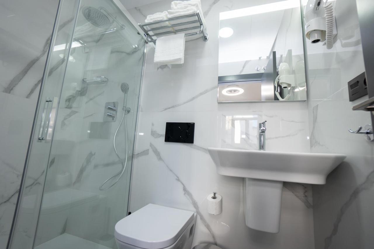 ホテル Nerja-Centro-Jacuzzi- Mirador De La Ermita- Adults Recommended エクステリア 写真