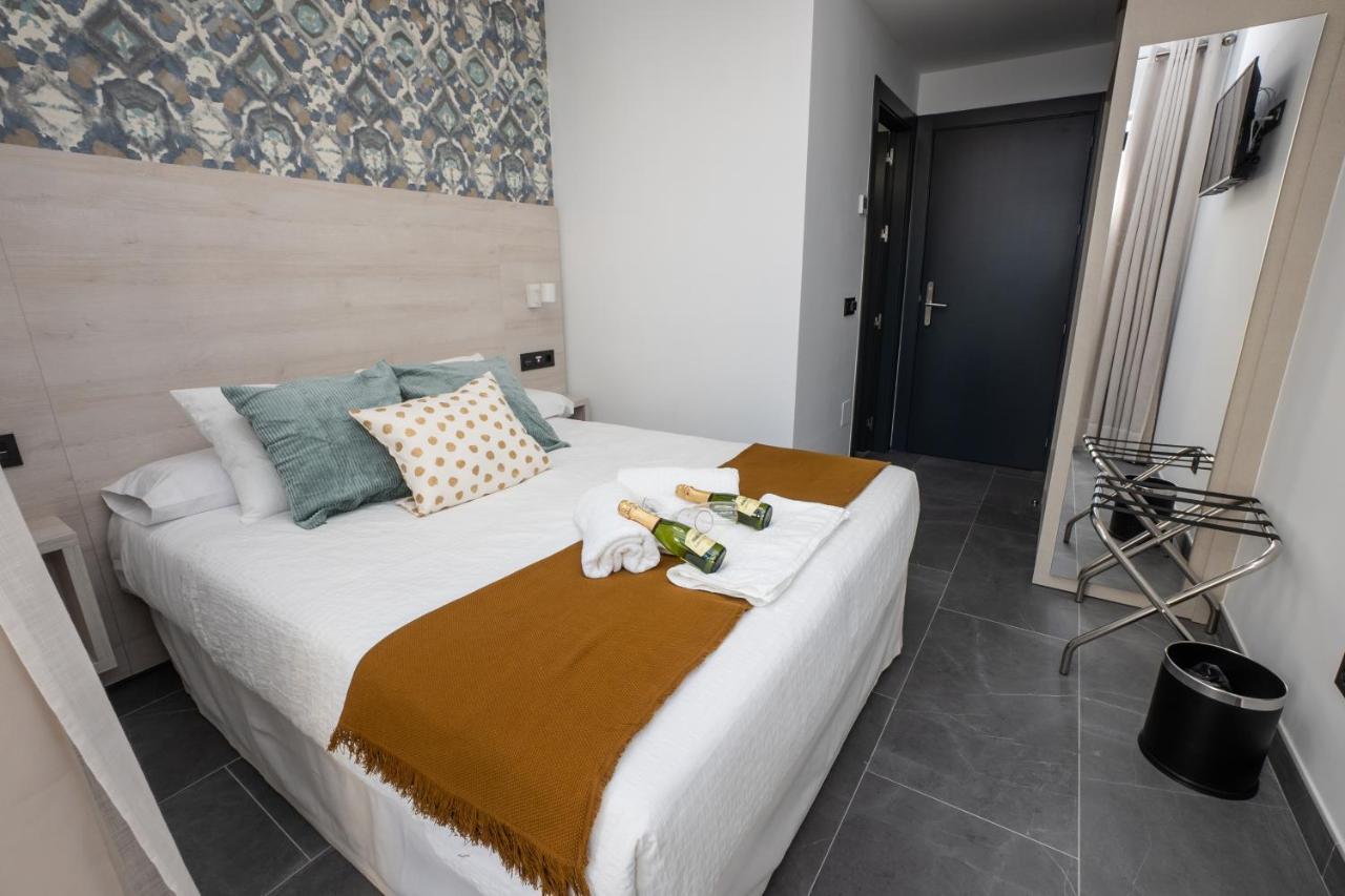 ホテル Nerja-Centro-Jacuzzi- Mirador De La Ermita- Adults Recommended エクステリア 写真